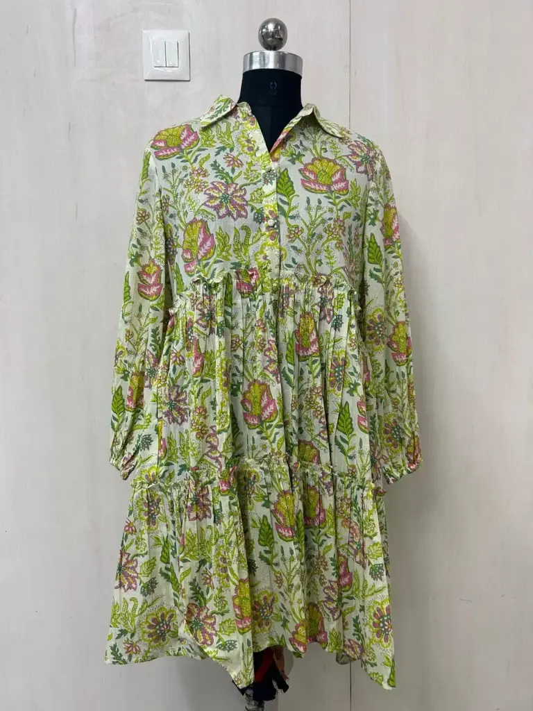 Green Pure Cotton Banded Collar Printed Tunic