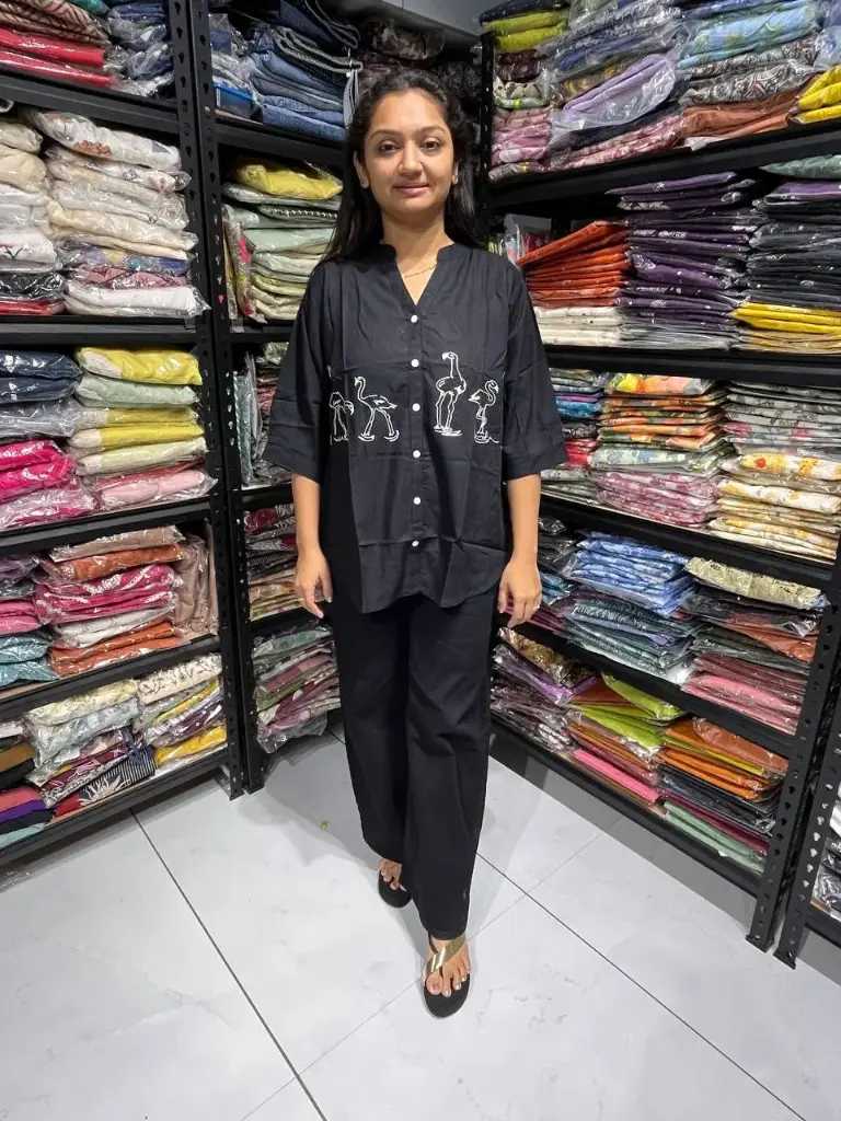 Black Linen Cotton Casual Top with Heron Motif Embroidery