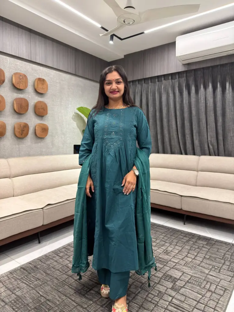 Teal Elegance Tone-on-Tone Suit Set