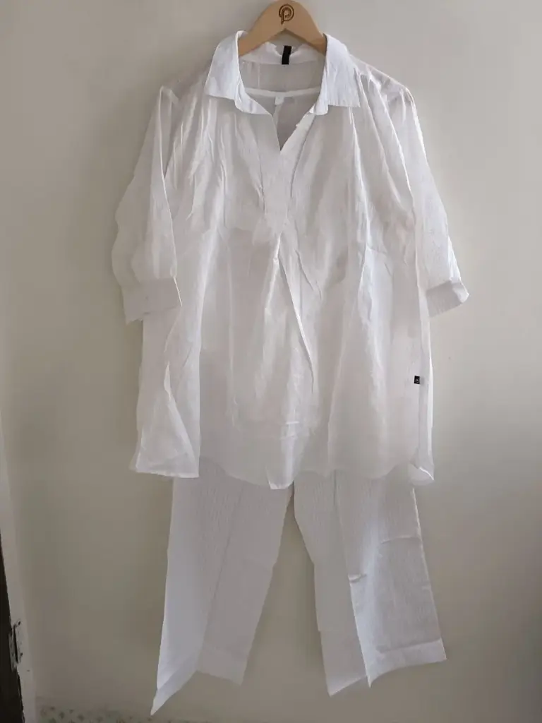 Pure White Minimalist Cord Set