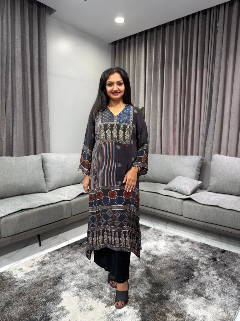 Midnight Heritage Ajrakh Fish-Cut Set
