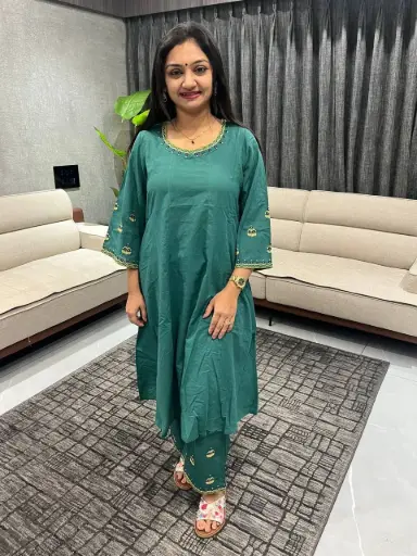 GULBAHAR GREEN FLORAL EMBROIDERED KURTA SET