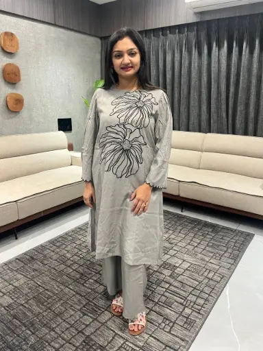 SAUMYA GREY FLORAL EMBROIDERED KURTA SET
