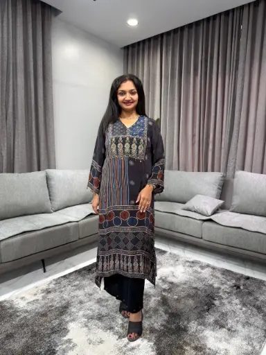 Midnight Heritage Ajrakh Fish-Cut Set