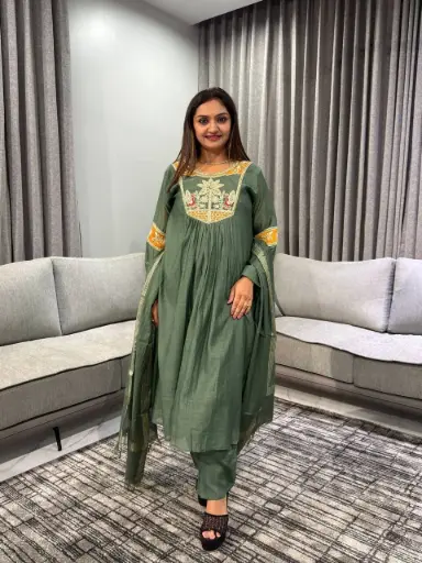 [2634] Premium Banarasi Mull Chanderi Peacock Heritage Kurta Set