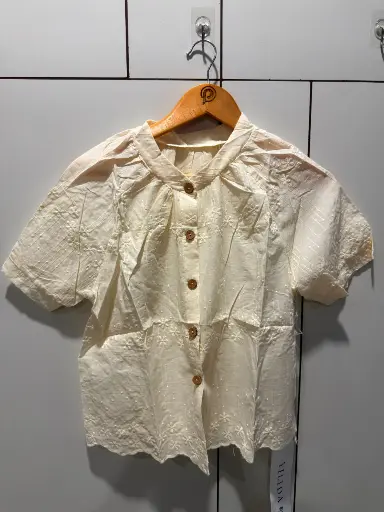 [2818] Off-White Schiffli Embroidered Free Size Linen Top