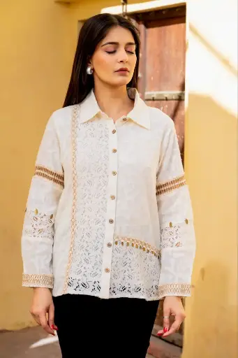 White Classic Spread Collar Solid Casual Shirt
