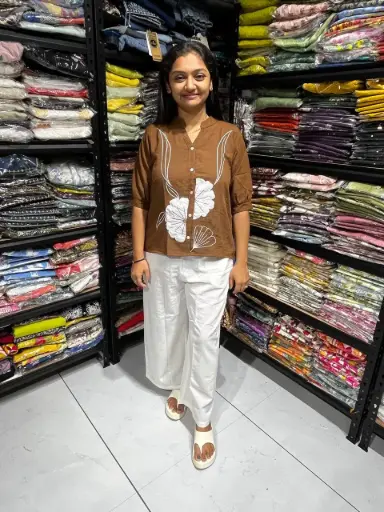 [600L] Floral Aura in Brown Linen-Cotton Top